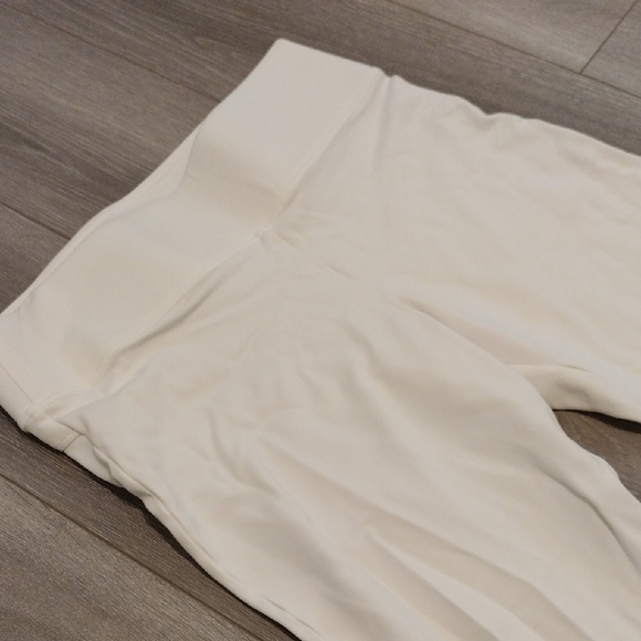 Vince Camuto Women's - Picture 3 of 10